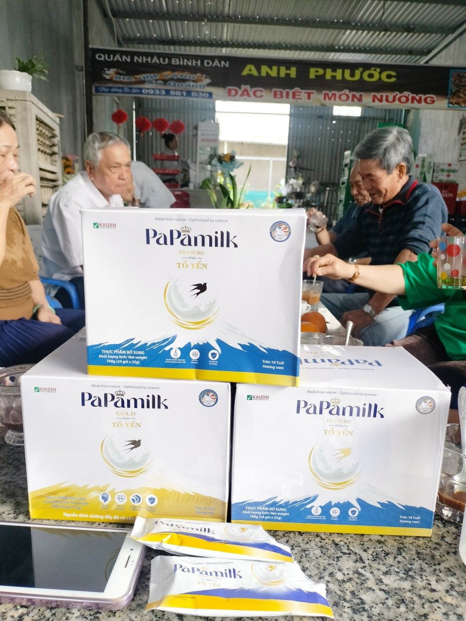anh-thuc-te-sua-papamilk-gold-hop-mau-xanh-cho-nguoi-loang-xuong-chua-to-yen-calci-va-sua-non-3-in-1-e28093-hop-24-goi-goi-32gr Ảnh thực tế Sữa PaPamilk Gold (hộp màu xanh) cho người loãng xương chứa Tổ Yến, Calci và sữa non (3 in 1) – Hộp 24 gói (Gói 32gr)