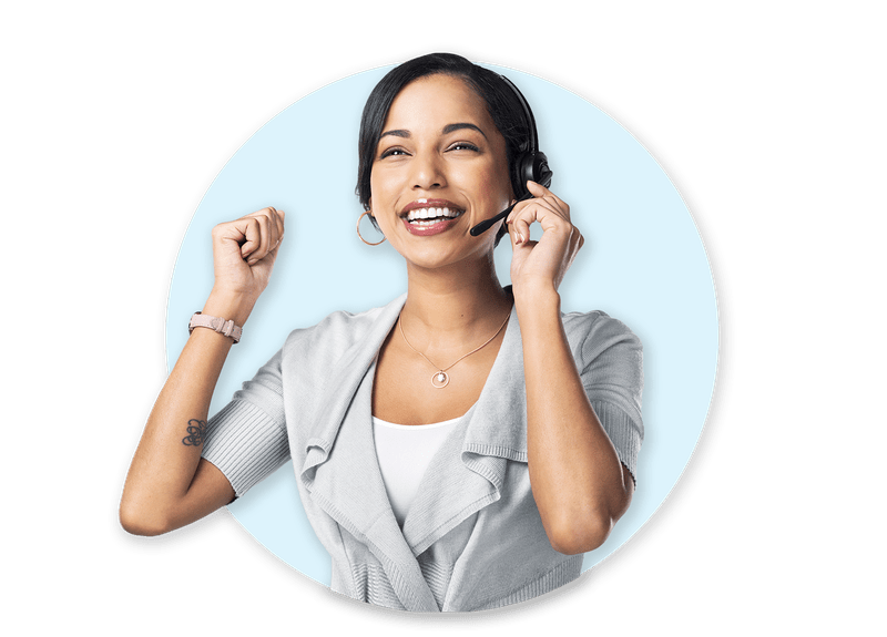 Cô gái đang gọi điện thoại tư vấn